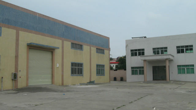 横沥1200平方8米高钢构独院厂房招租。